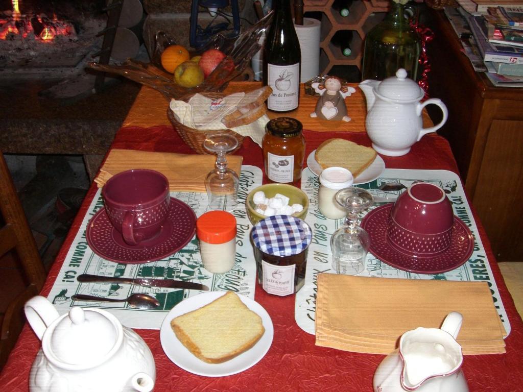 Gites De La Ferme Auberge De Mesauboin Billé المظهر الخارجي الصورة